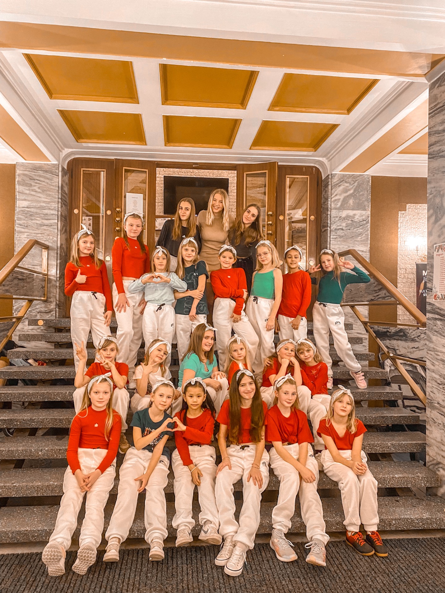 Se souhlasem rodičů se můžete podívat na fotografii z našeho vystoupení